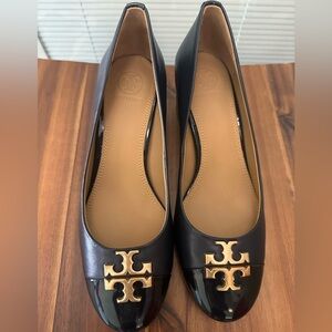 Tory Burch Perfect Navy Everly 2” Pump with Gold Logo Cap Toe
